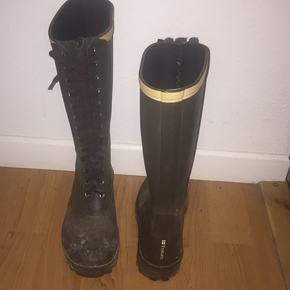 SOLD Tretorn Ballena Brown Size 39